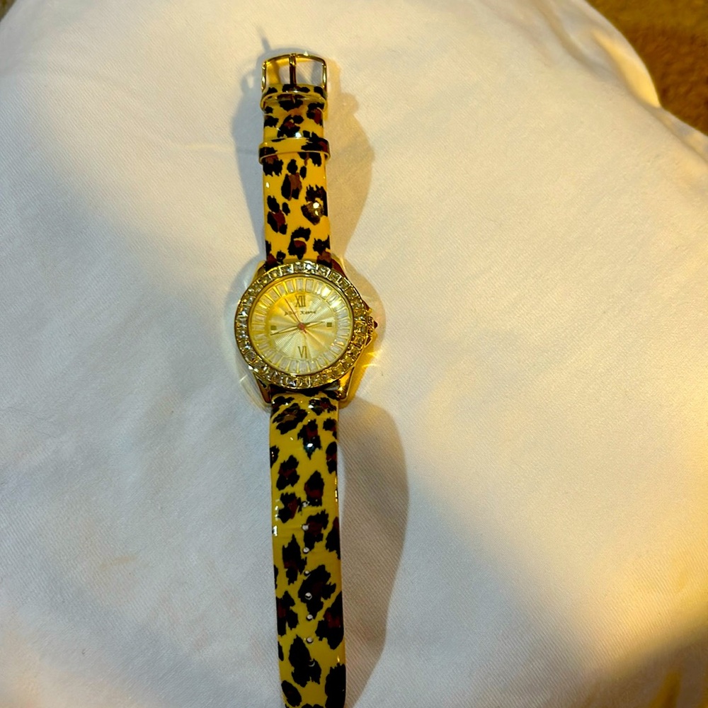 BEAUTIFUL BETSEY JOHNSON XOX WATCH !!!